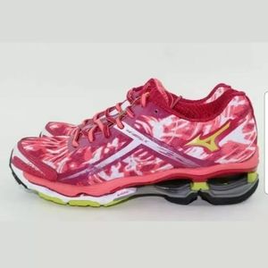 Mizuno wave creation 15 athletic shoes